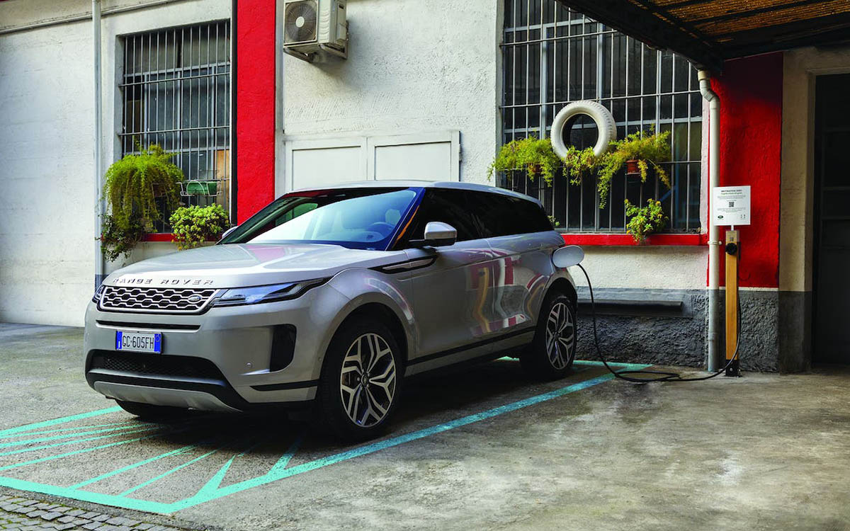 Land Rover Italia: “Ma questi cosa si sono bevuti?”