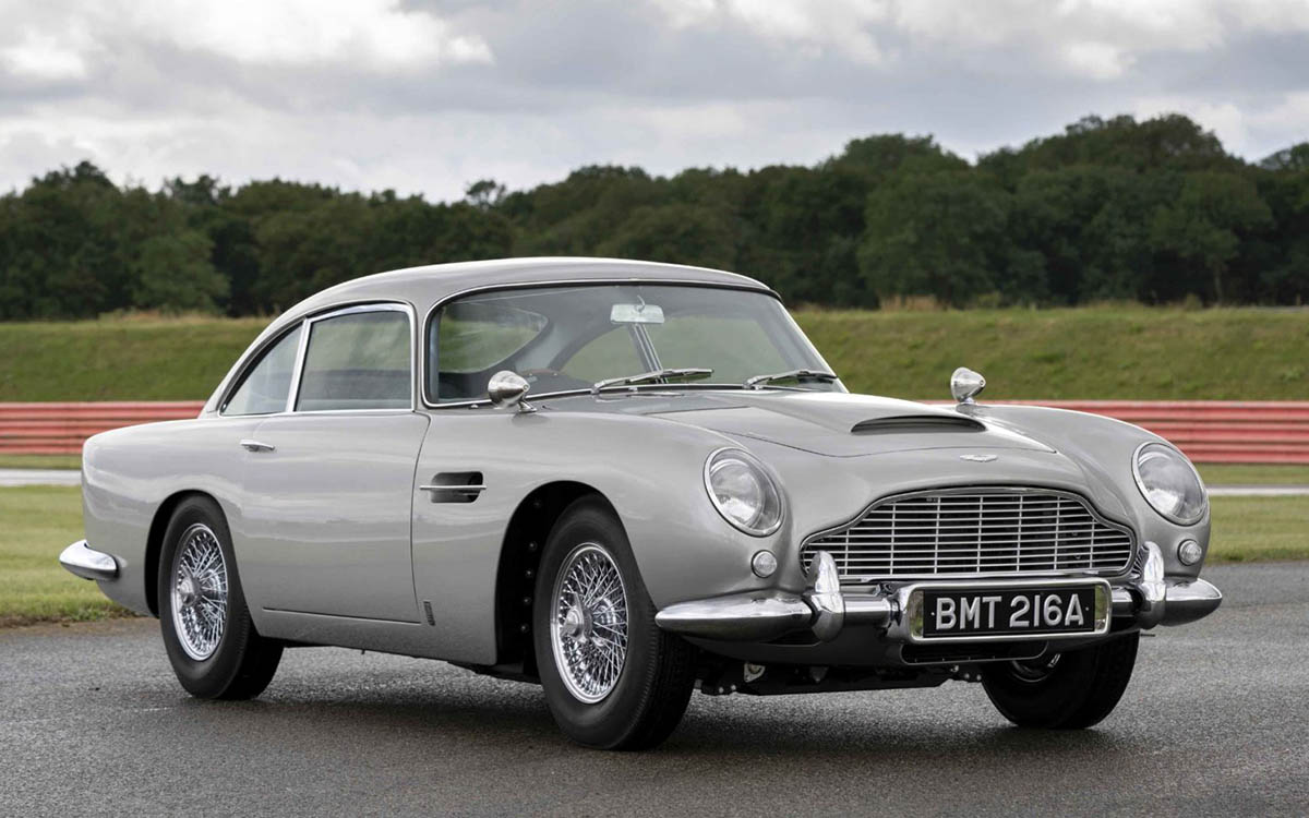 Aston Martin DB5: il mio nome è Bond. James Bond!