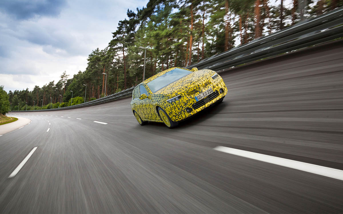 Opel Astra? Beccata! Anzi, no…