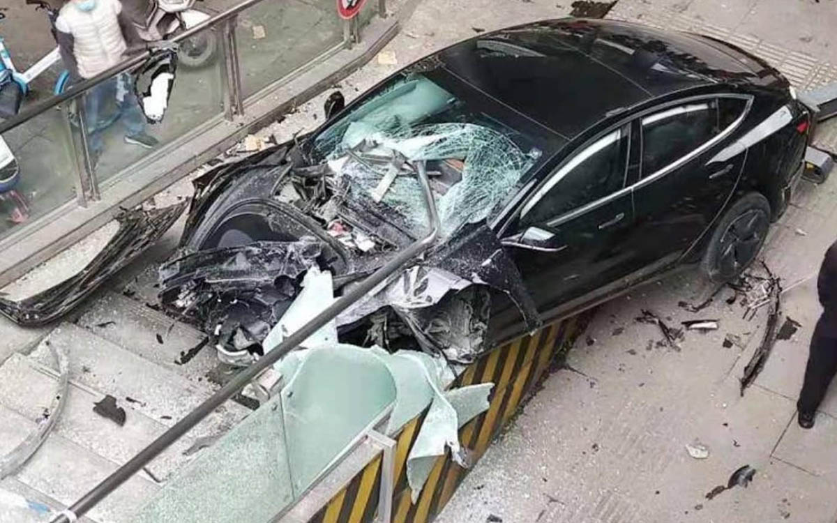 Tesla: che figura di M