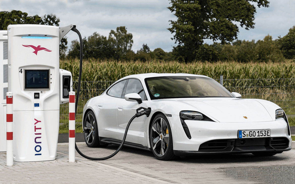 TG Garage #25 - Il futuro dell'auto in Italia