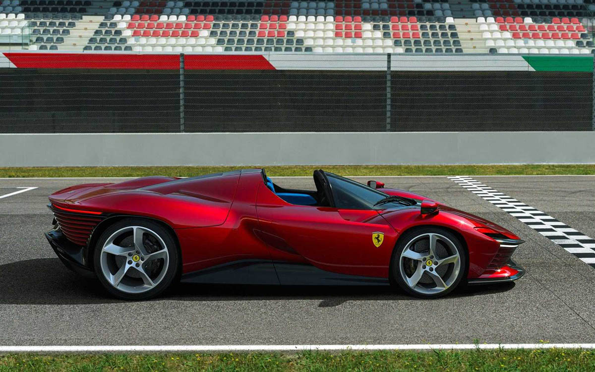 TG Garage #48 - Ferrari SP3 Daytona