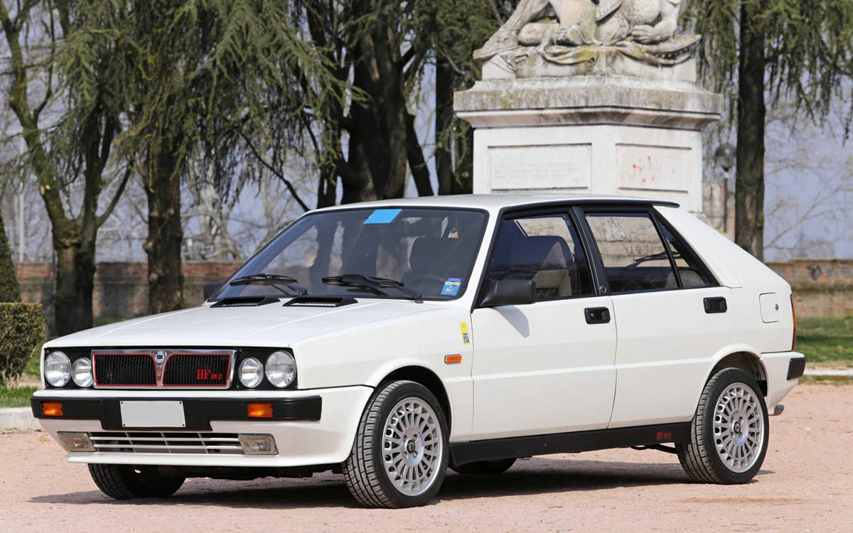 Lancia Delta 4WD: nata per correre (e per far godere!) Lancia Delta 4WD: nata per correre (e per far godere!)