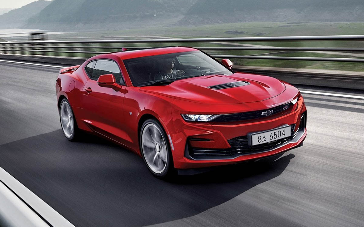 Dodge Challenger, Mustang e Camaro: quale preferite?