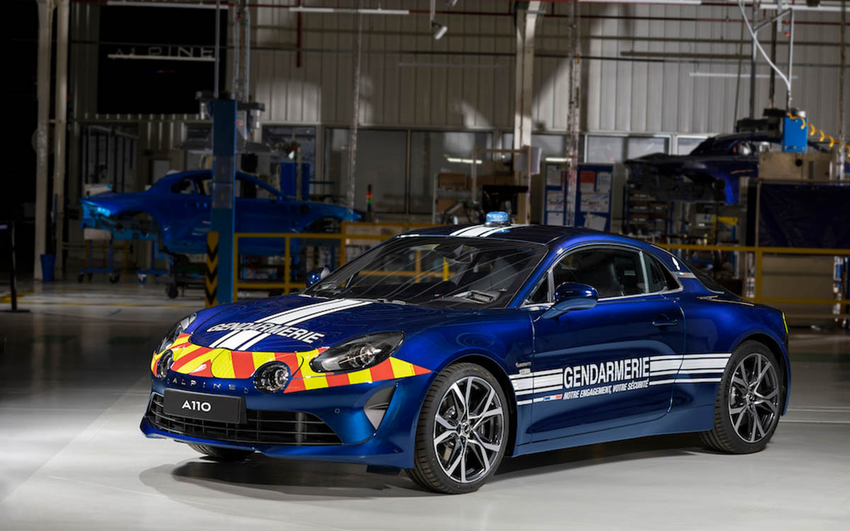 Alpine A110: OUI, je suis Catherine Deneuve