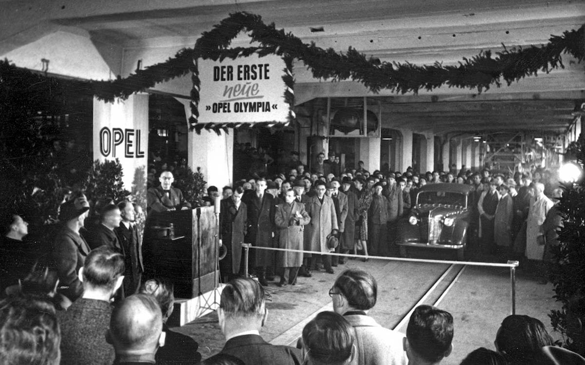 Opel: 75 anni fa riprende la produzione di automobili a Rüsselsheim