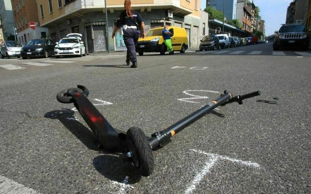 Greg on the Road #18 - Auto sicurissime...morite in monopattino